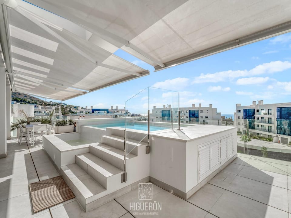 HigueronRentals The Bay Apartment in Costa del Sol