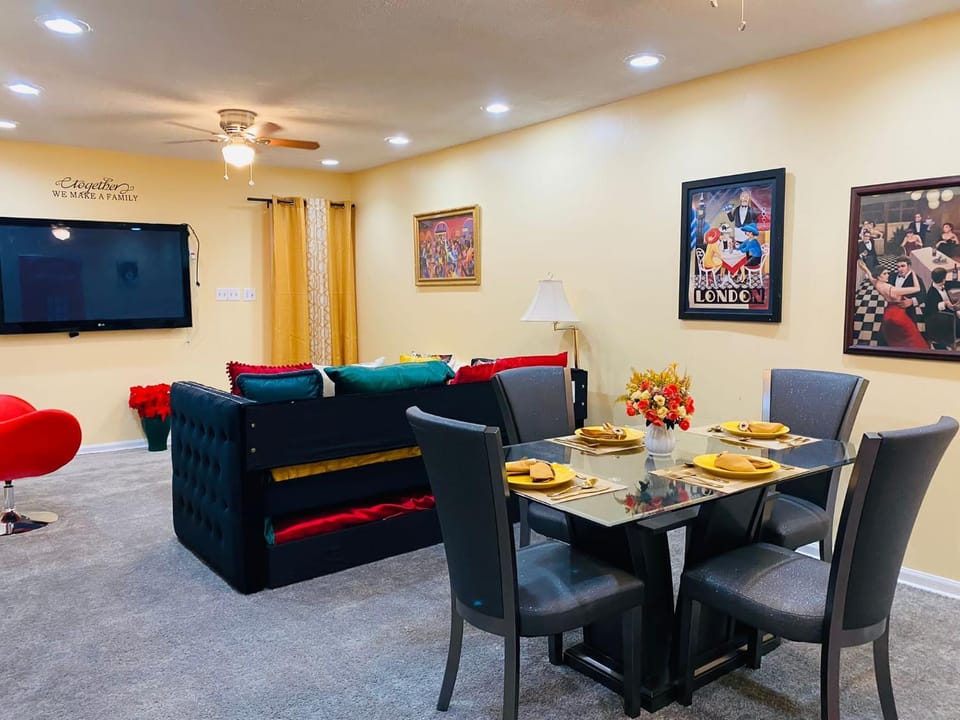Living room, Seating area