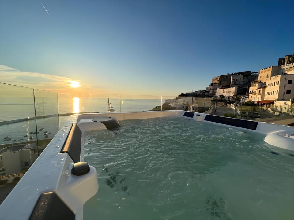 Hot Tub, Balcony/Terrace