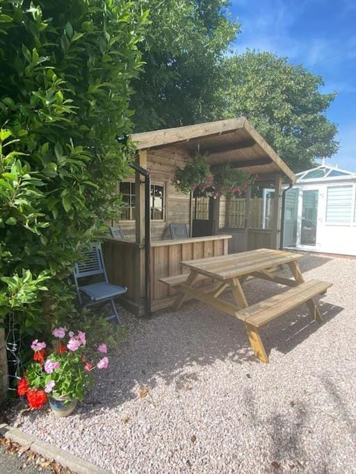 Lazy Acres Annex Apartment in North Devon District