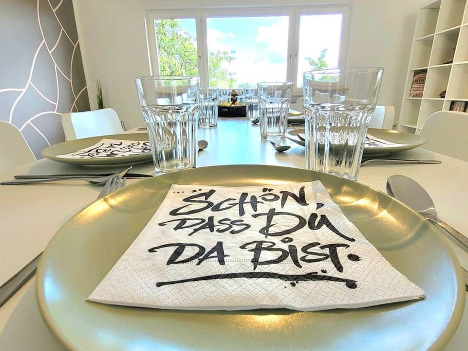 Dining area, Food