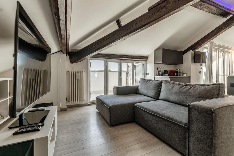Loft Rooftop in Como - 3 Terraces Park Ac Bbq Apartment in Como