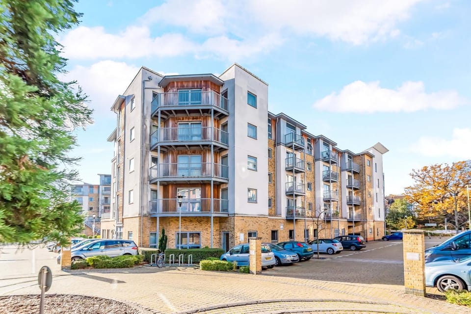 Travaal - 2 Bed Serviced Apartment Farnborough Apartment in Farnborough