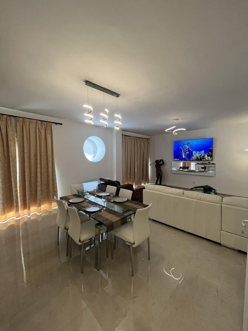 Living room, Dining area