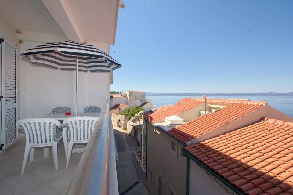 Property building, Balcony/Terrace, Sea view