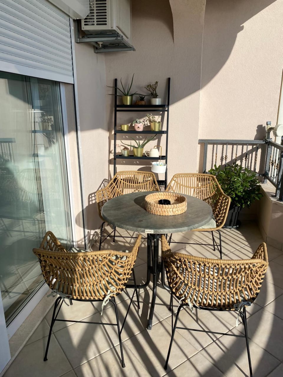 View (from property/room), Balcony/Terrace, Seating area