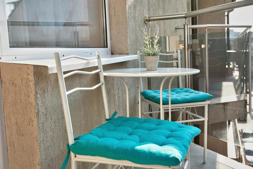 View (from property/room), Balcony/Terrace, Seating area