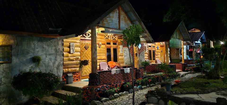 Lucky Bamboo'Bungalows and Orangutan Jungle Trekking Tours Country House in Indonesia