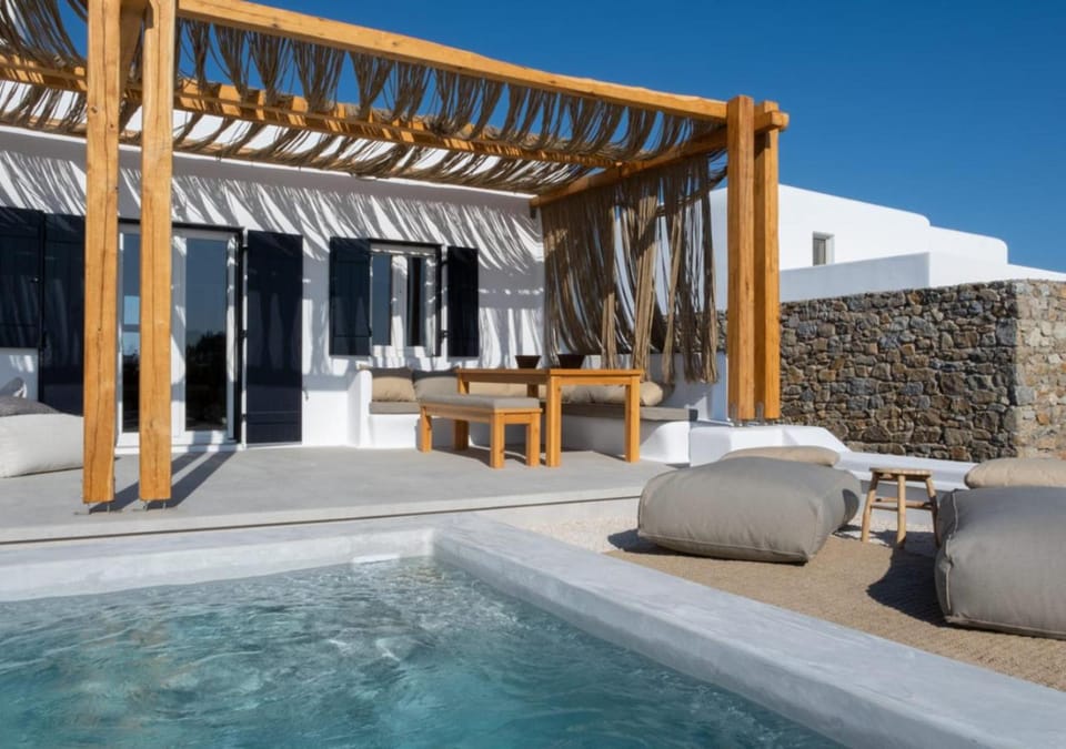 Day, Seating area, Swimming pool, sunbed