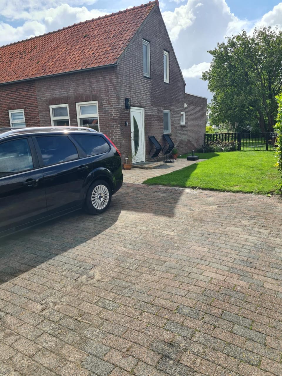 Property building, Day, Neighbourhood, Street view