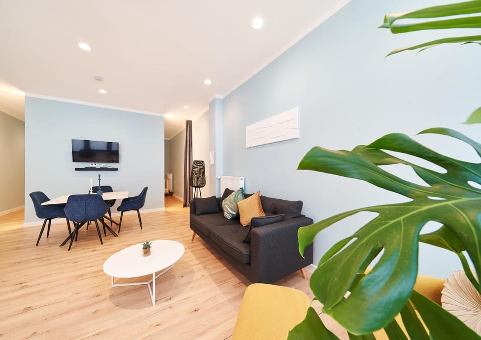 Living room, Photo of the whole room, Dining area