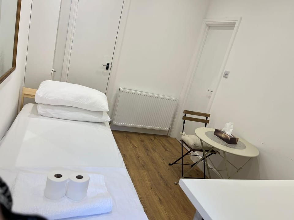 Lovely Rooms London Apartment in Wembley