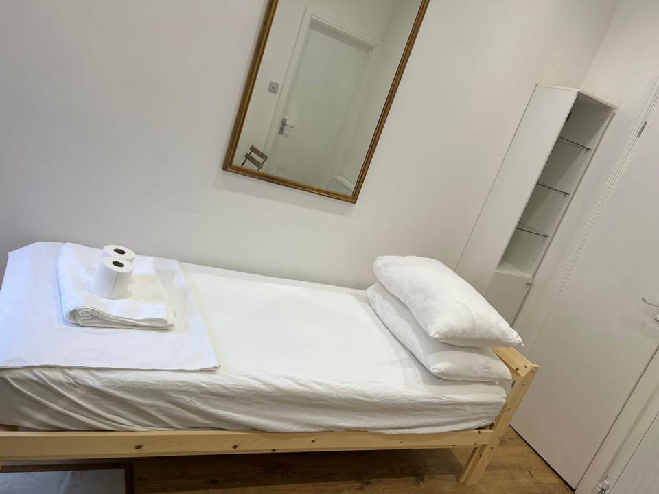 Lovely Rooms London Apartment in Wembley