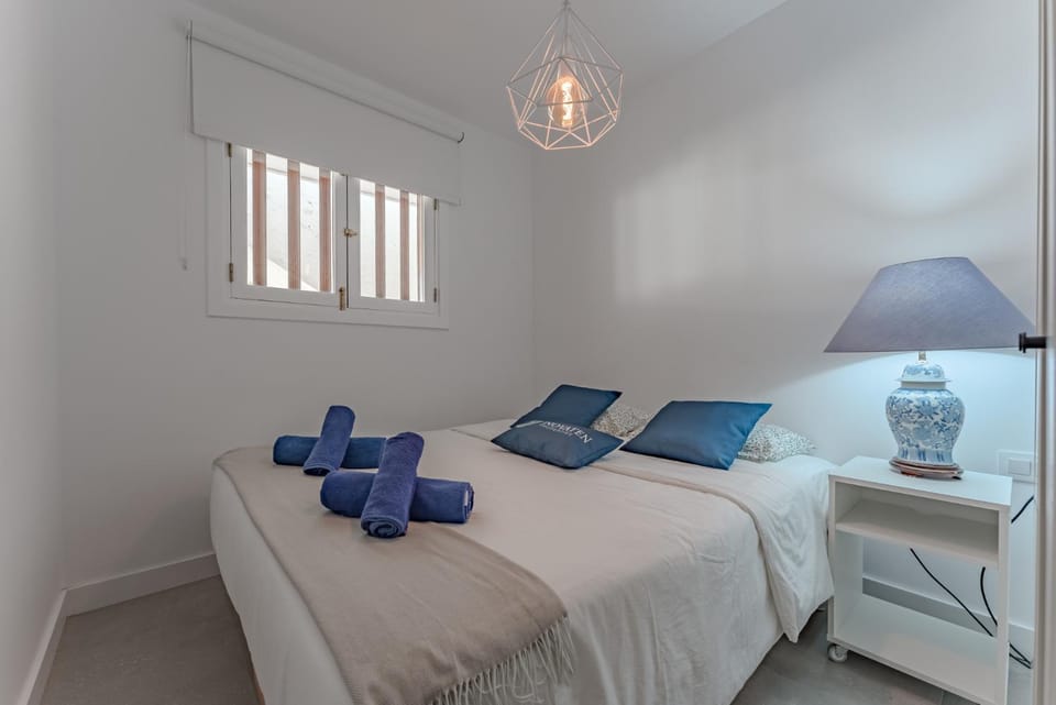 View (from property/room), Balcony/Terrace, Living room, Bedroom
