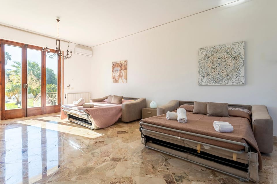 Property building, Living room