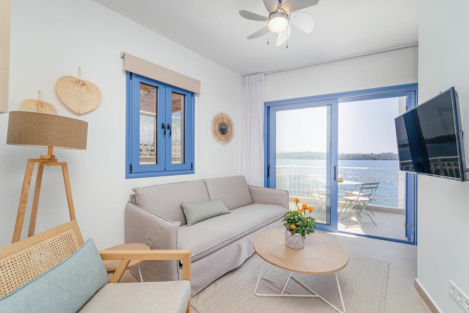 Living room, Sea view