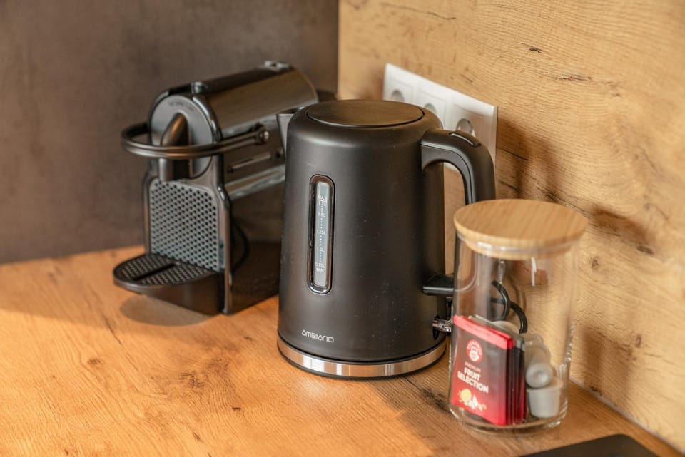 Coffee/tea facilities, kitchen