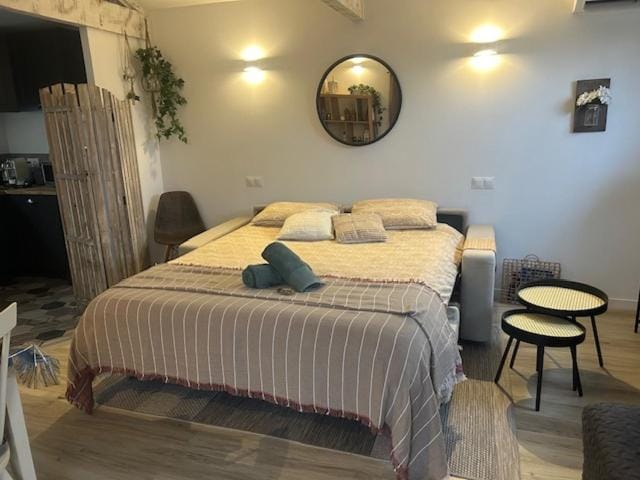 LA BRINDILLE Petit mas provencal meublé de tourisme 3 étoiles 2-3 personnes 1 piece 30 m2 tout confort lisière foret jardin Jacuzzi Piscine Villa in Fayence