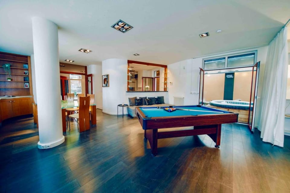 Miami Lovely romantic Garden apartment with whirlpool Apartment in Prague