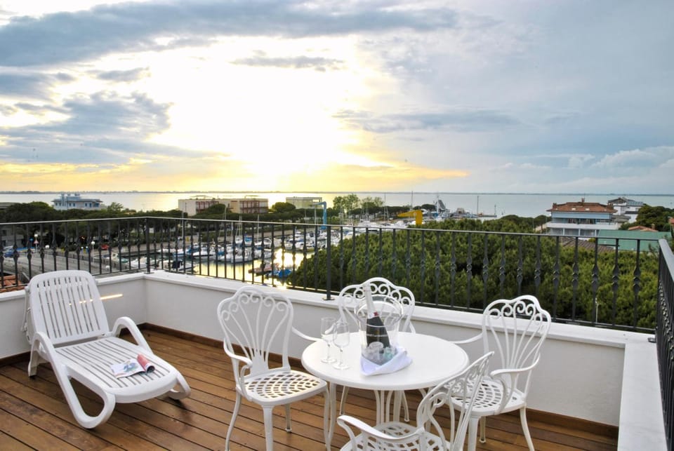 River view, Sea view