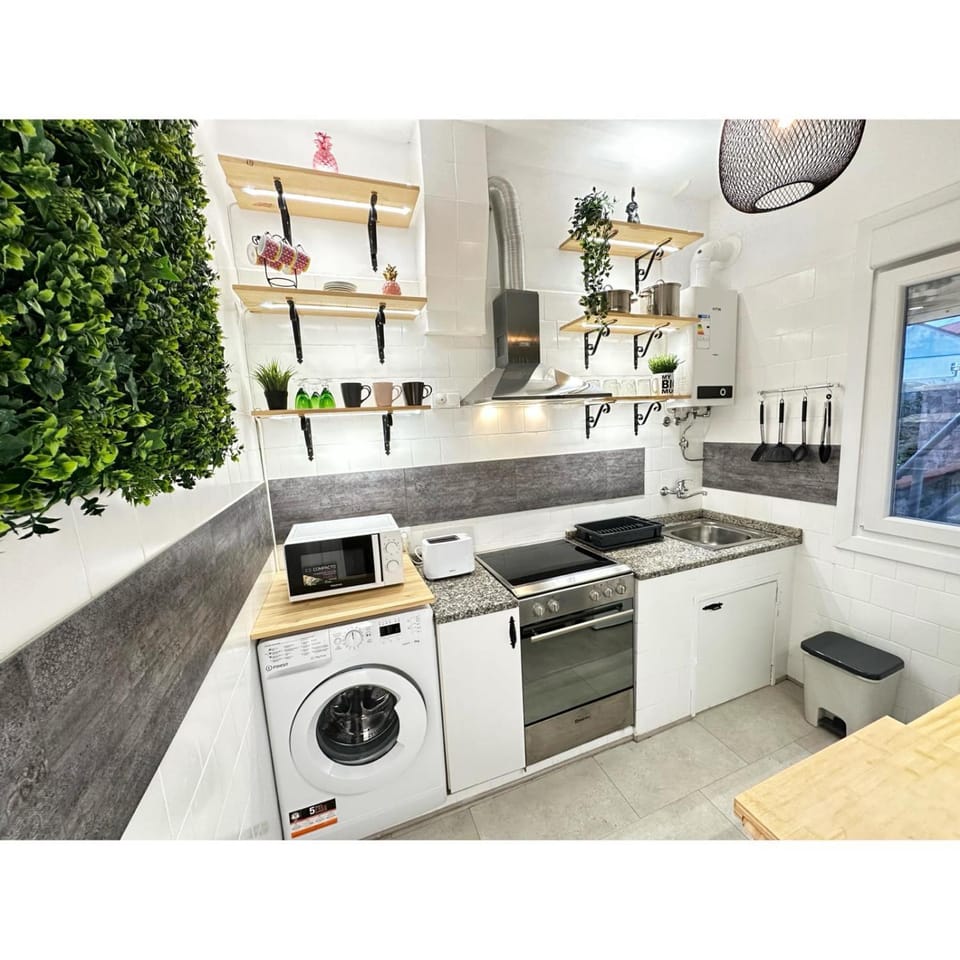 Kitchen or kitchenette, minibar, pet friendly, toaster, dryer