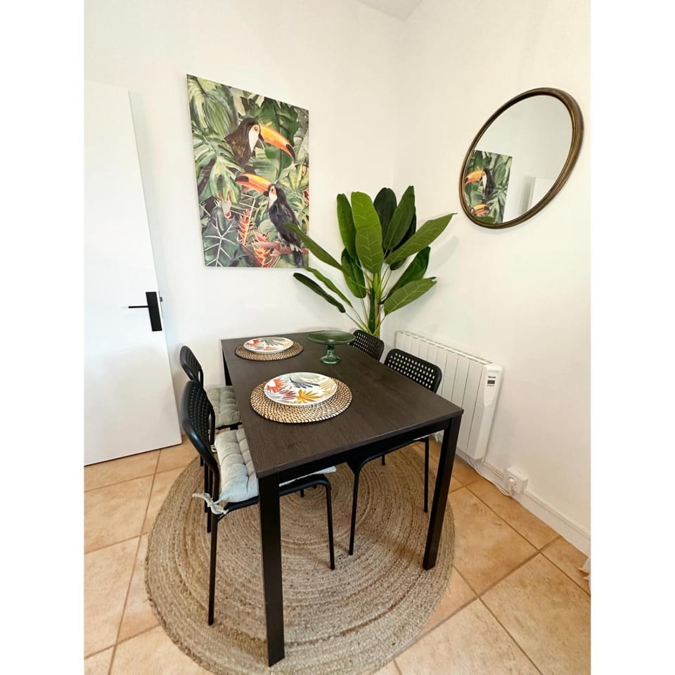 Decorative detail, Dining area
