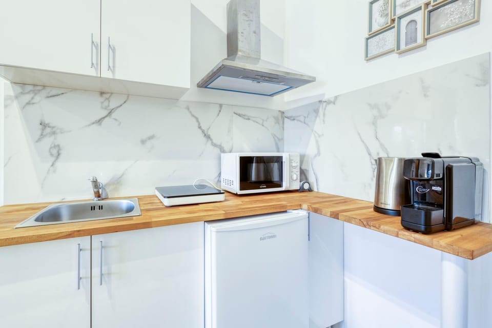 Travel and Live Faria Guimarães Apartment in Porto