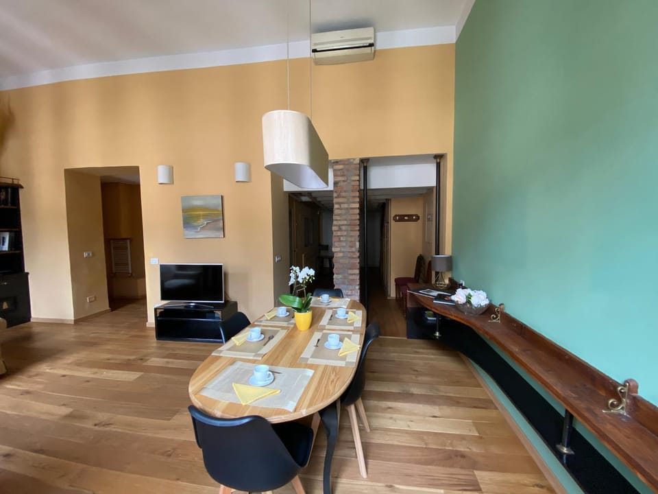 TV and multimedia, Dining area, air conditioner