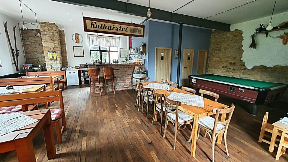 Communal lounge/ TV room, Lounge or bar