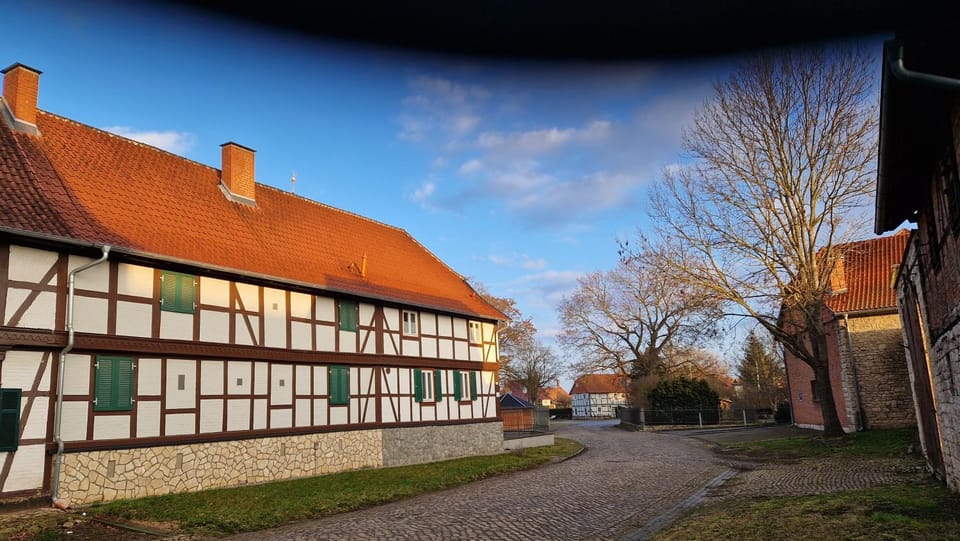 Neighbourhood, Street view