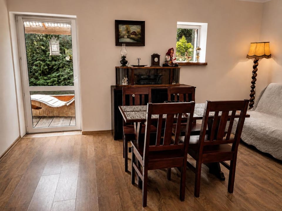 Apartament KopciuszekPolski Apartment in Lower Silesian Voivodeship
