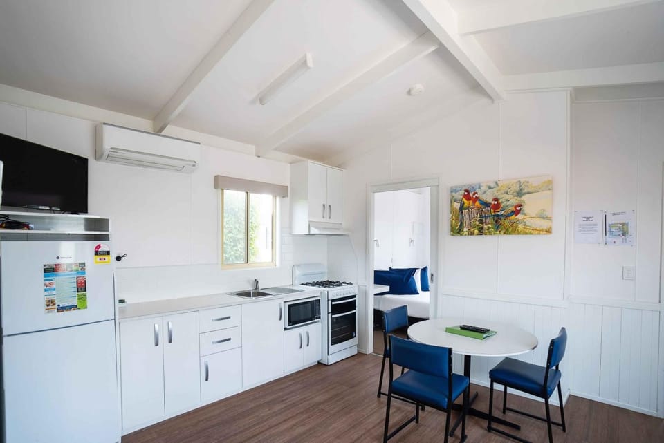 Kitchen or kitchenette, acessibility