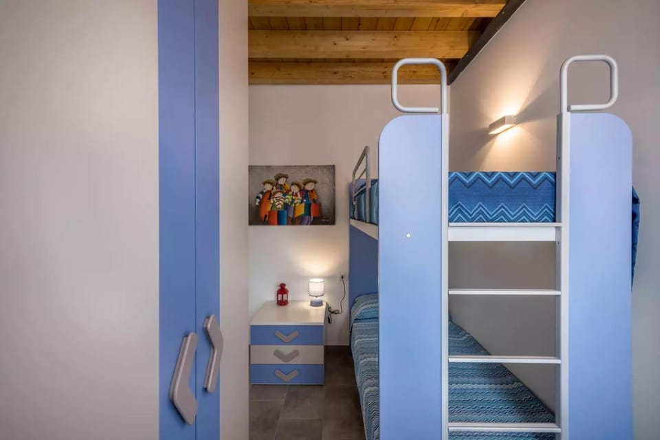 Bed, Photo of the whole room, Bedroom, bunk bed, wardrobe