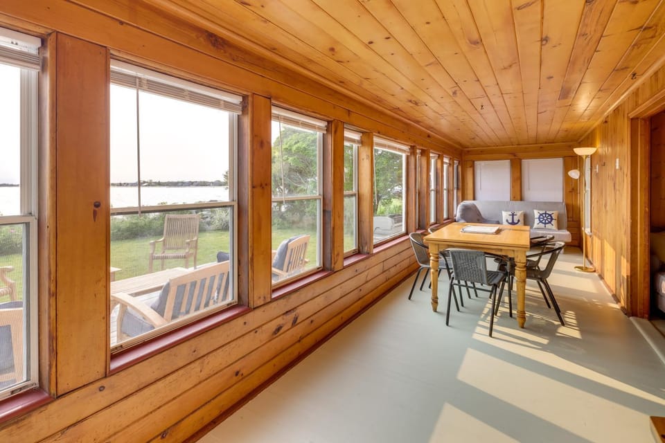 Waterfront Cottage w/ Sunroom + Patio & Grill House in Clinton
