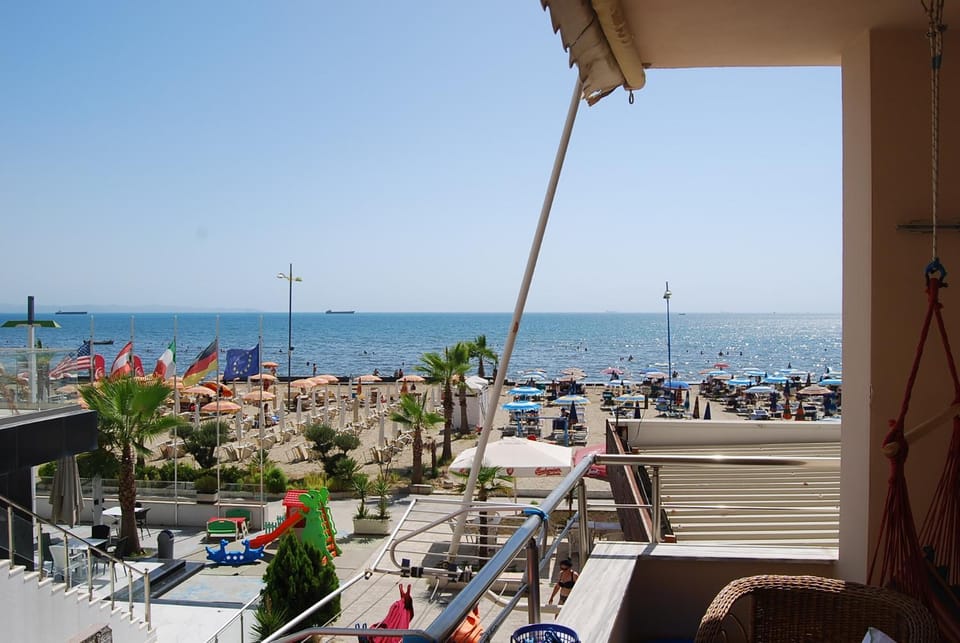 Property building, Balcony/Terrace, Beach, Sea view