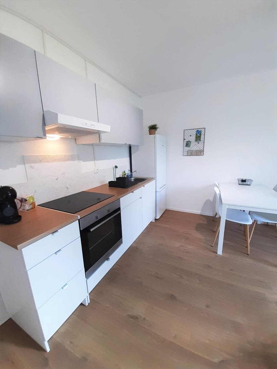 Kitchen or kitchenette, Dining area, minibar, pet friendly, stove, toaster