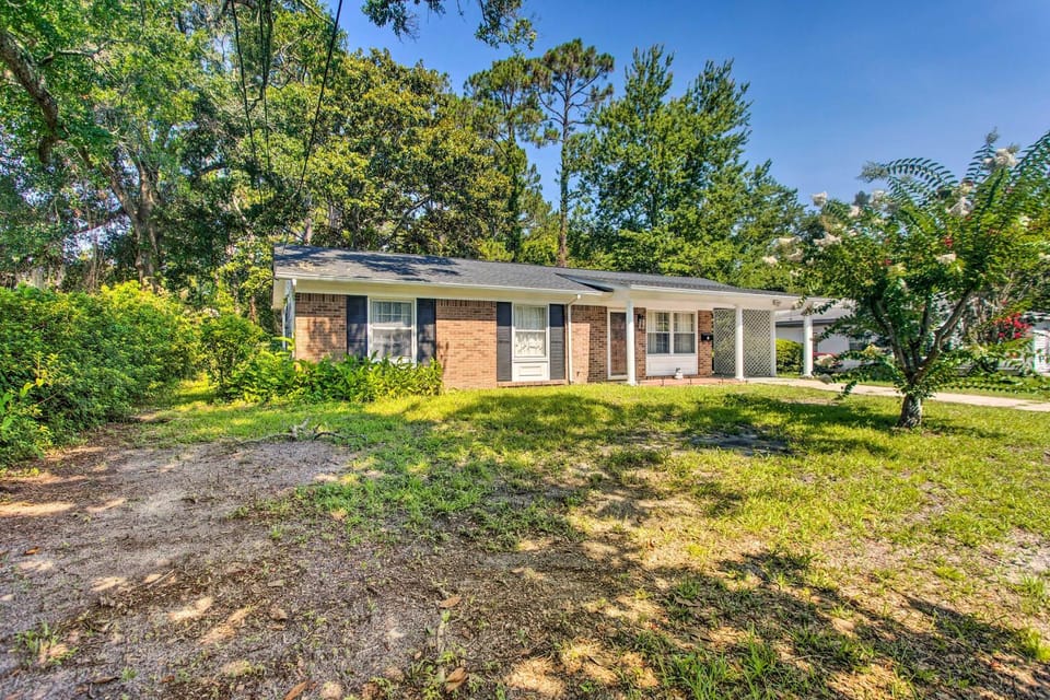 Pet-Friendly Brunswick Retreat w/ Gas Grill! House in Georgia