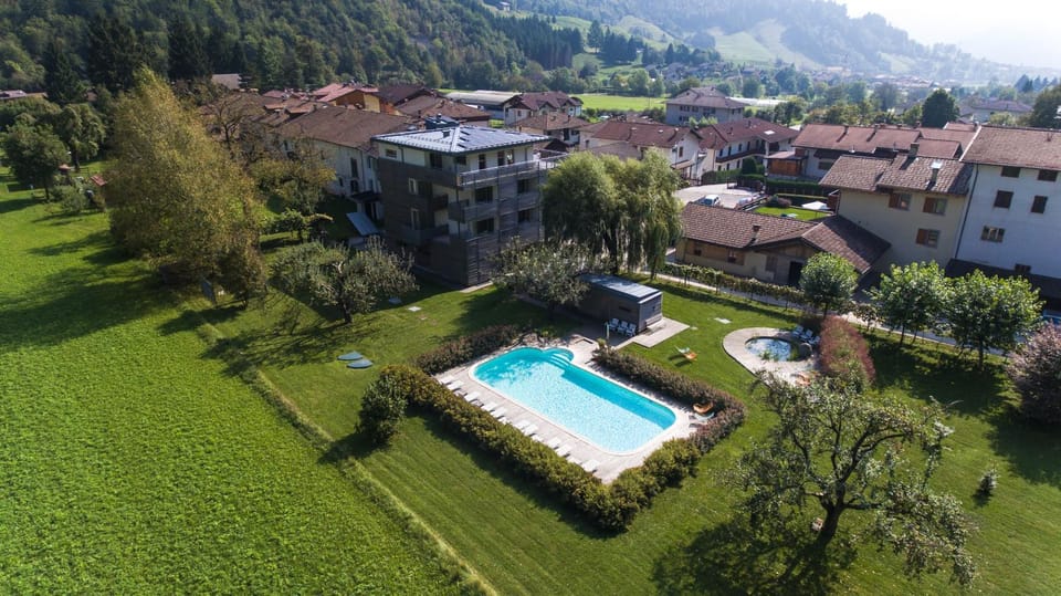 Garden, Swimming pool