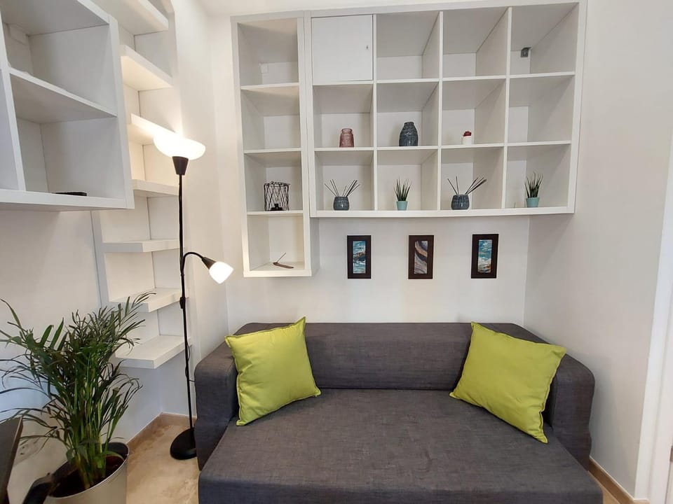 Living room, locker