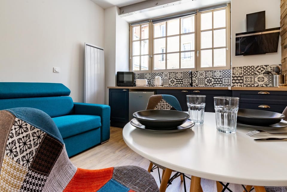 Living room, Seating area, Dining area, kitchen