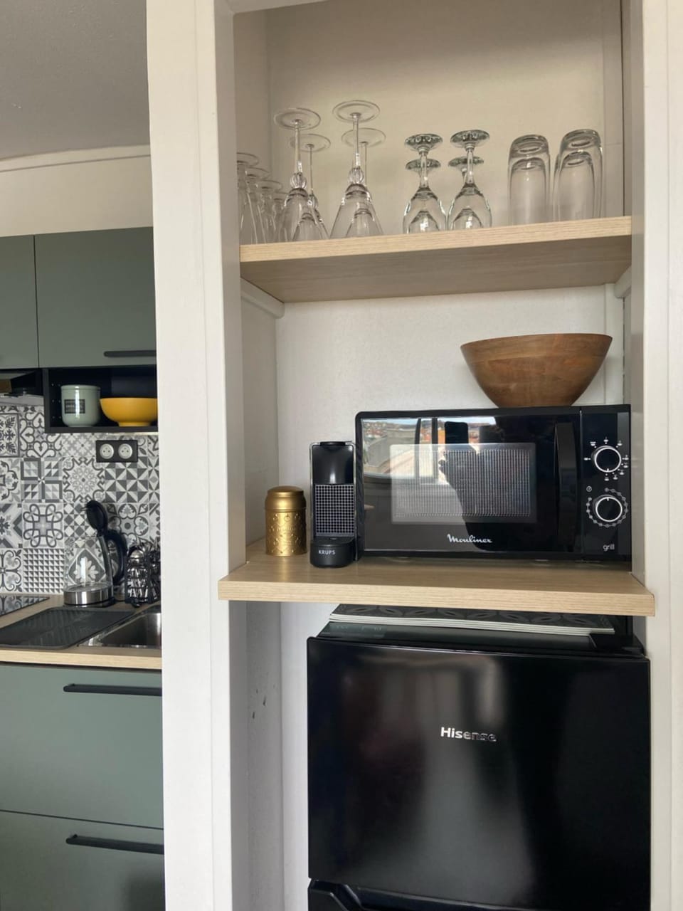 Kitchen or kitchenette