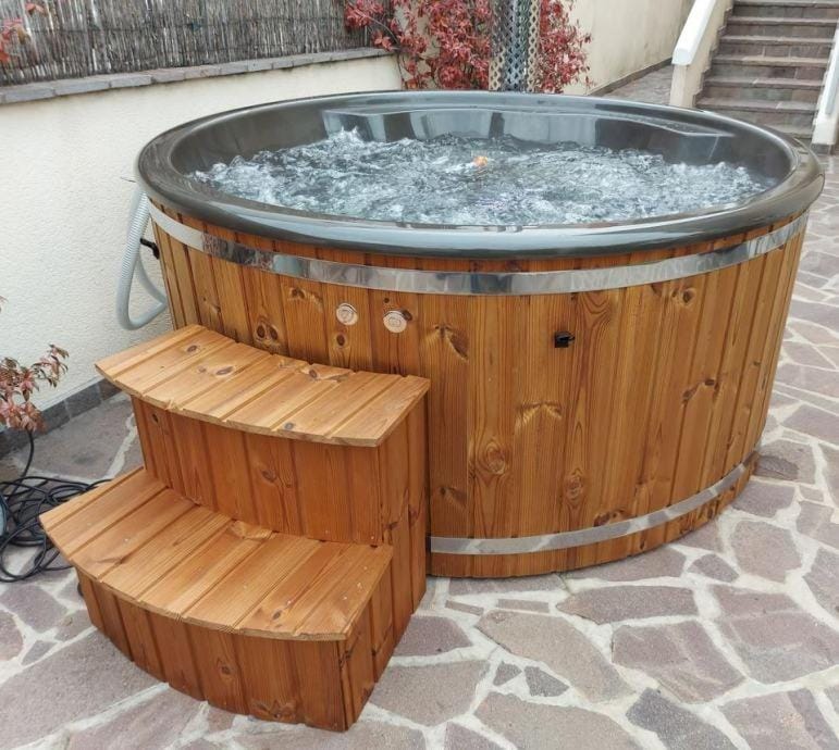 Property building, Hot Tub