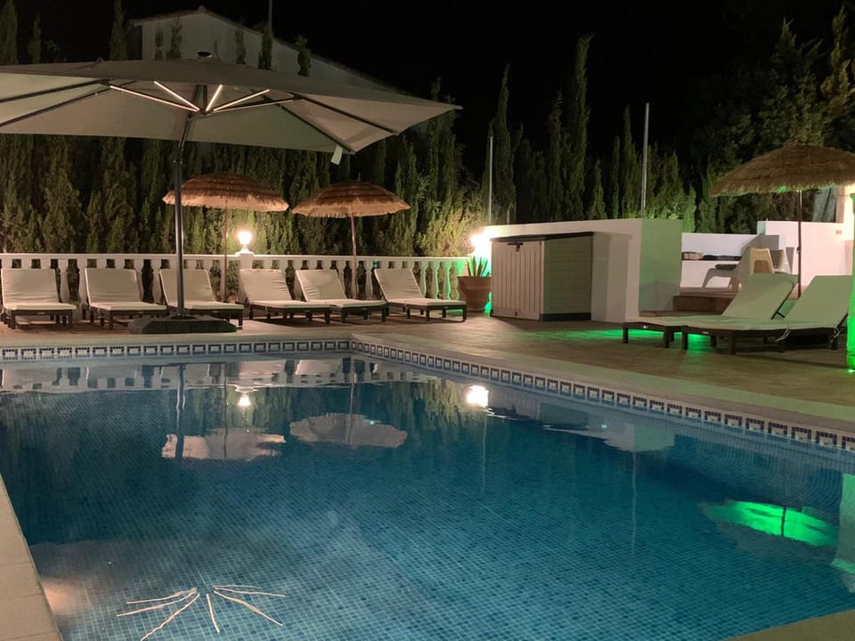 Swimming pool, Swimming pool