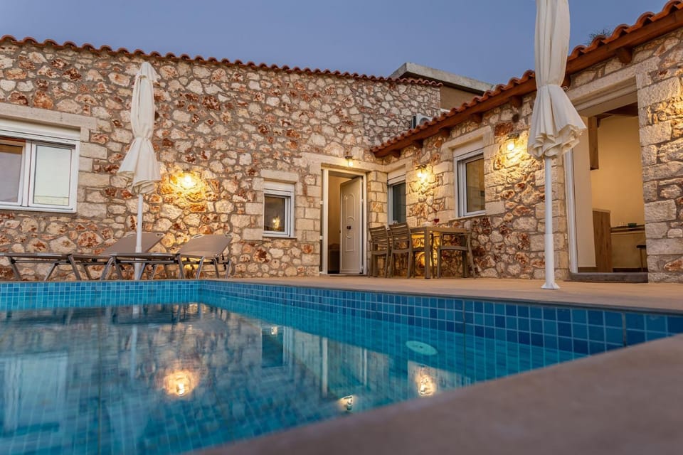 Property building, Pool view, Swimming pool, sunbed