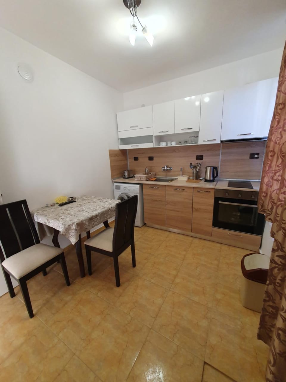 Kitchen or kitchenette, Dining area, pet friendly, stove, toaster