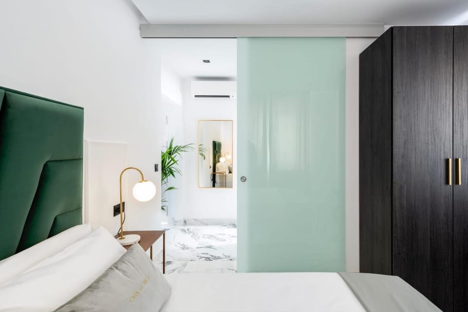 Bed, Photo of the whole room, Bedroom, wardrobe