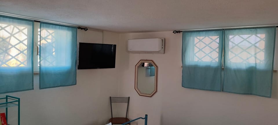 TV and multimedia, air conditioner