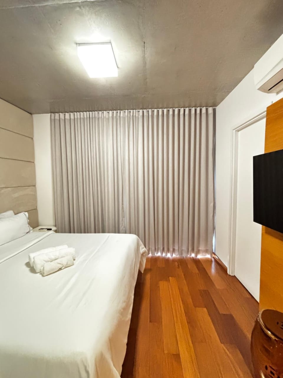 Studio Vila Olímpia perto da Faria Lima com Piscina Academia e Vaga Grátis Apartment in Sao Paulo City