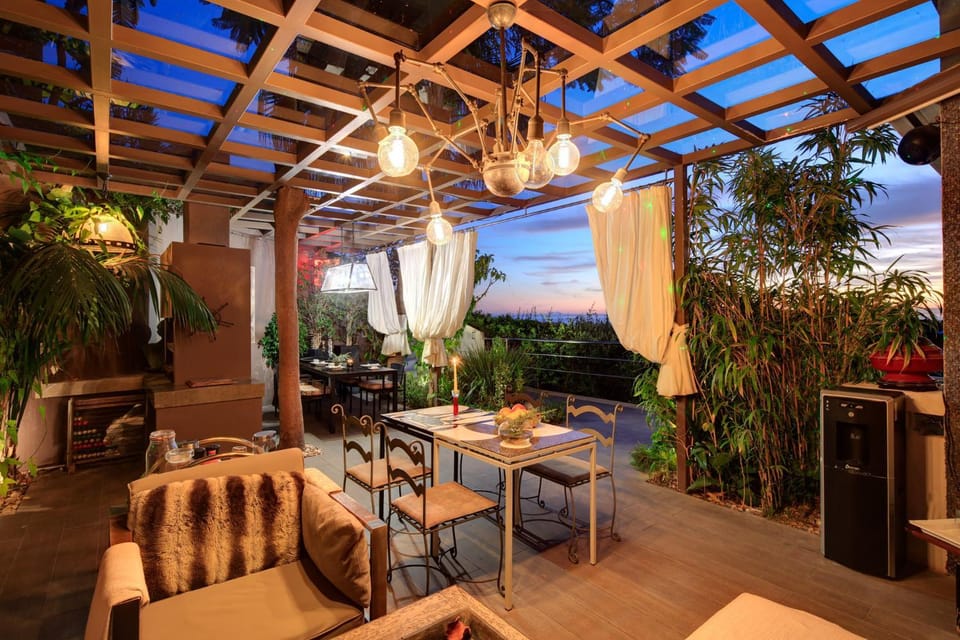 Restaurant/places to eat, Balcony/Terrace, Dining area, Breakfast