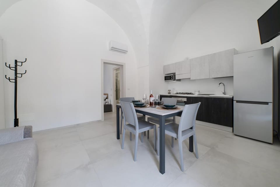 TV and multimedia, Kitchen or kitchenette, Living room, Dining area, Lunch, oven, stove
